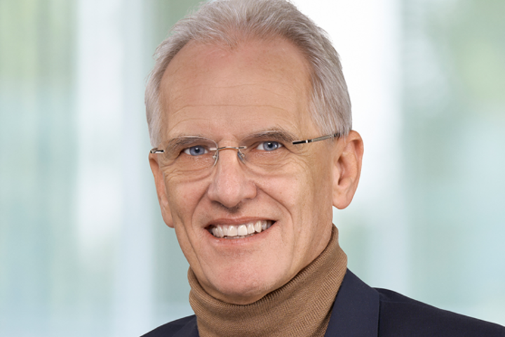 sven Bradke.png